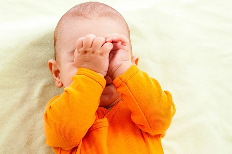 Tìm hiểu chứng tắc tuyến lệ ở trẻ sơ sinh