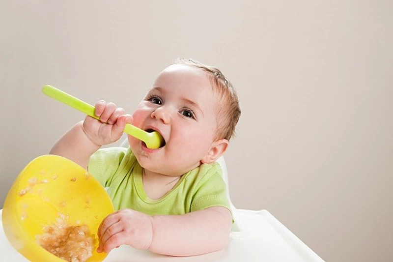 Tìm hiểu lịch sinh hoạt bé 10 tháng phát triển toàn diện 1