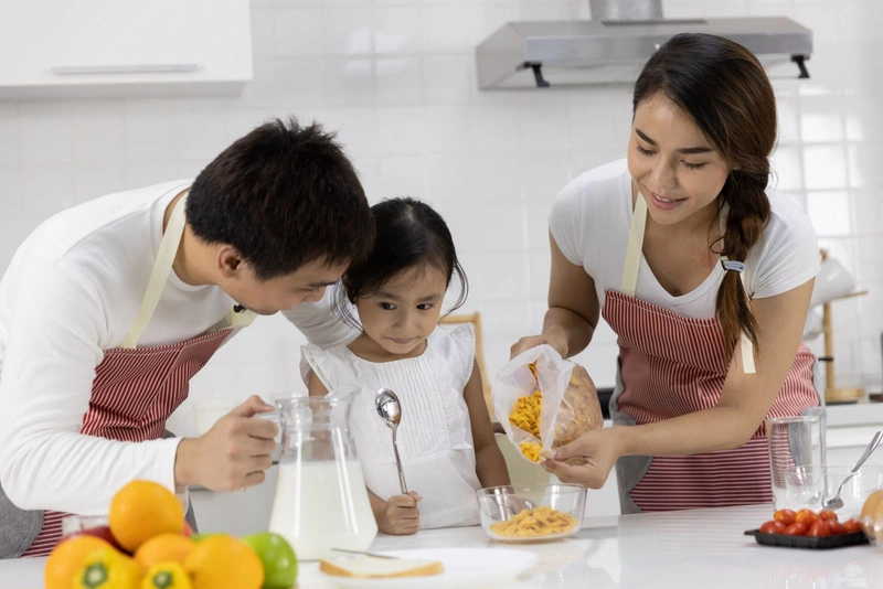 Tìm hiểu trẻ dị ứng đạm sữa bò kiêng ăn gì là tốt?