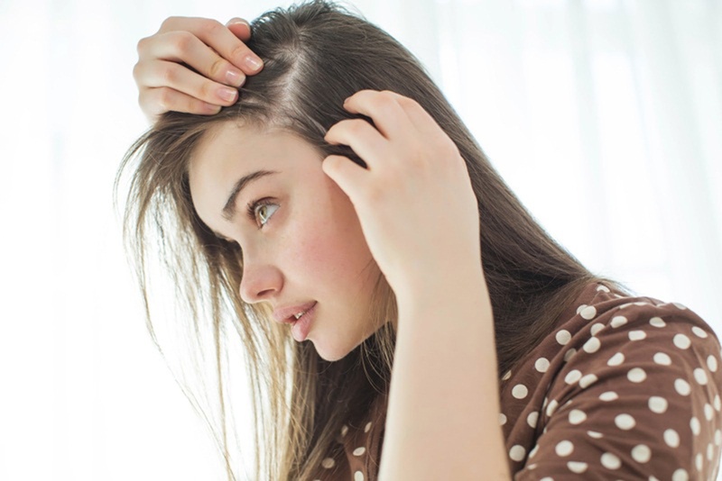 4 cách đơn giản trị dứt điểm tình trạng tóc rụng nhiều ở nữ