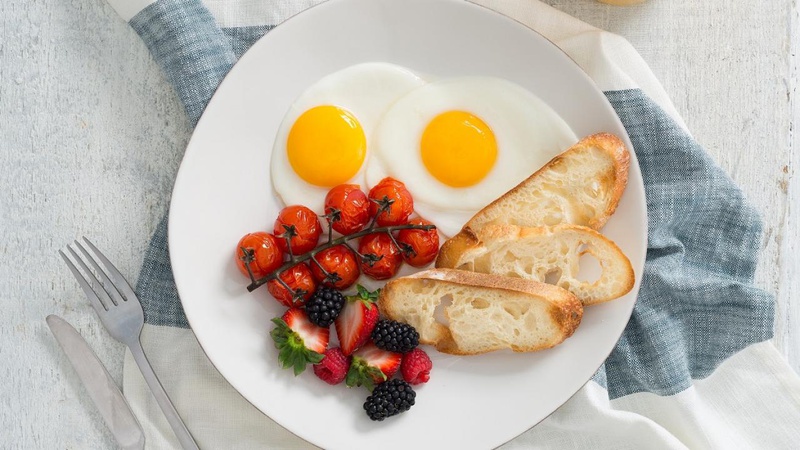 Tổng hợp 6 cách làm trứng ốp la nhanh gọn cho bữa sáng giàu dinh dưỡng 2