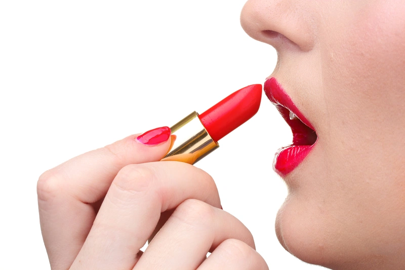 Tổng hợp các triệu chứng của bệnh dị ứng son môi 1