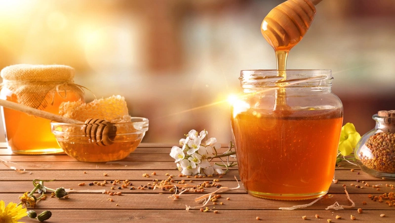 Cách chữa tụt lợi chân răng tại nhà bằng mật ong