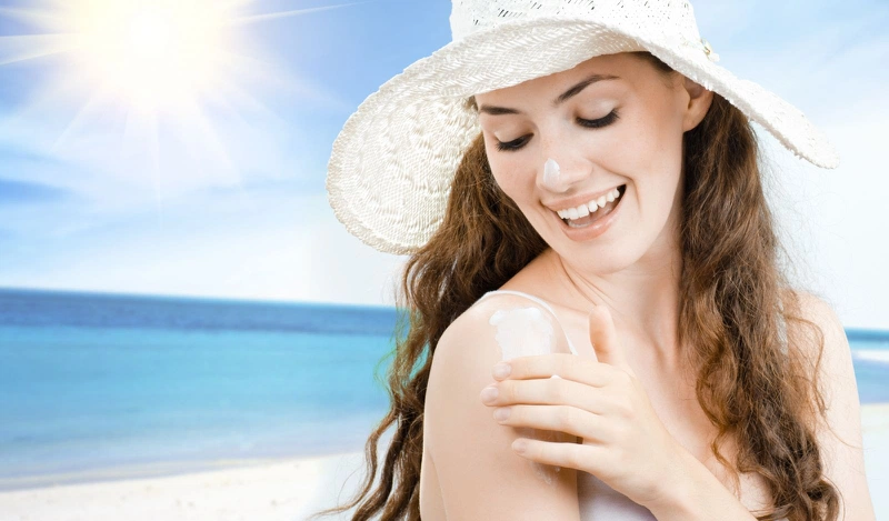 Kem chống nắng toàn thân phải được sử dụng để tạo thành hàng rào bảo vệ da khỏi các yếu tố gây hại từ môi trường và ánh nắng mặt trời