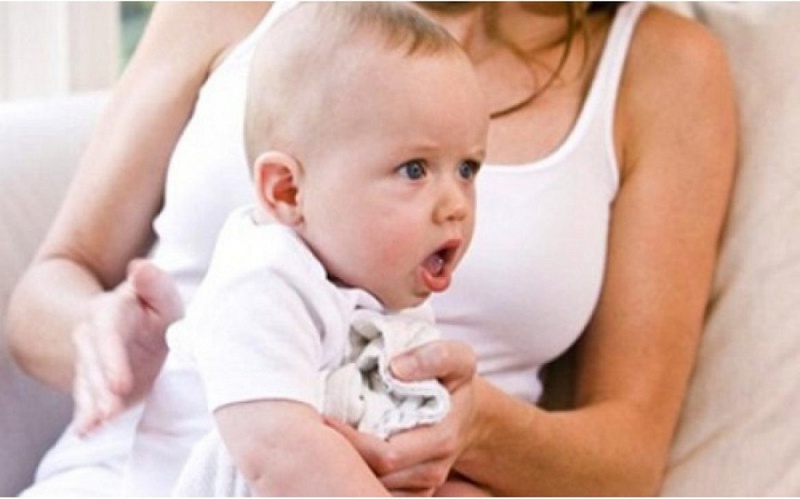 Trào ngược dạ dày sinh lý ở trẻ em và cách điều trị 1
