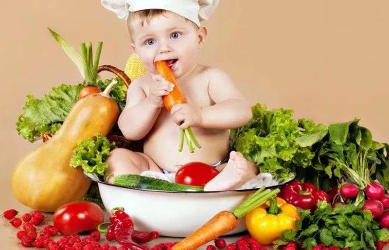 Chế độ ăn cho trẻ bị rôm sảy