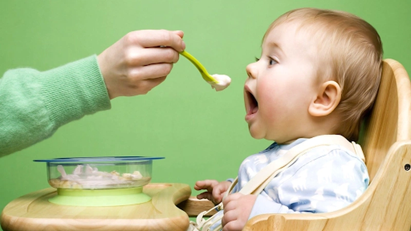 Lưu ý khi bổ sung thực phẩm cho trẻ chậm nói