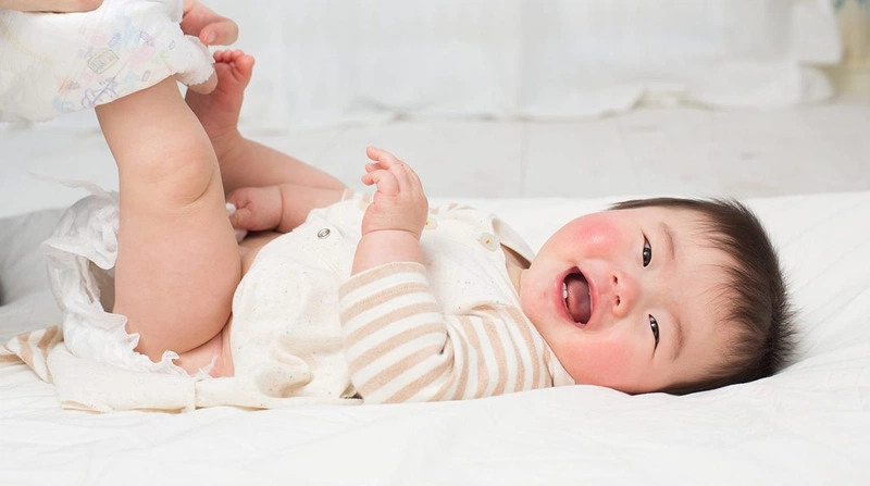 Trẻ sơ sinh 2 ngày không ị có bình thường không và cách xử lý? 1