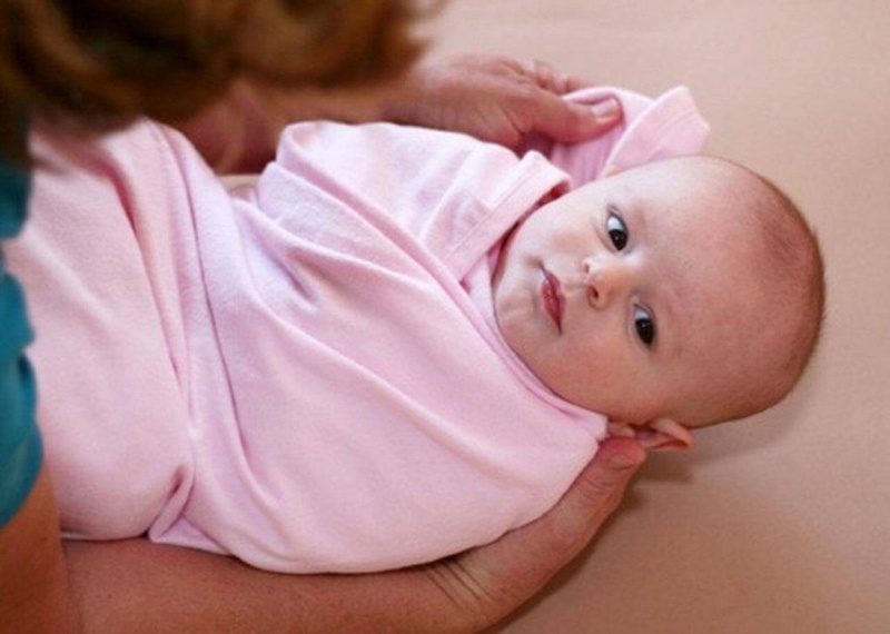 Trẻ sơ sinh bị ho có đờm là do đâu và khắc phục như thế nào?