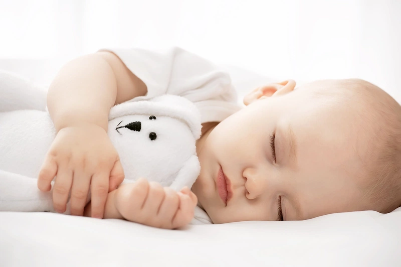 Trẻ sơ sinh bị méo đầu có nguy hiểm không?