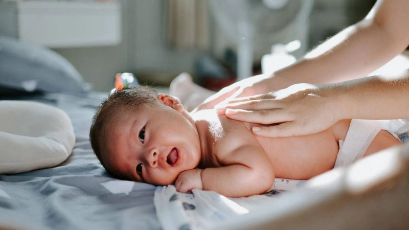 Trẻ sơ sinh bị nấc cụt có sao không? 1