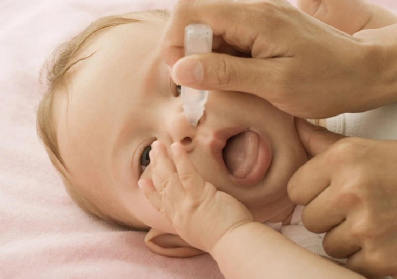 Trẻ sơ sinh bị sổ mũi, mẹ thực hiện ngay 4 cách điều trị hiệu quả 2