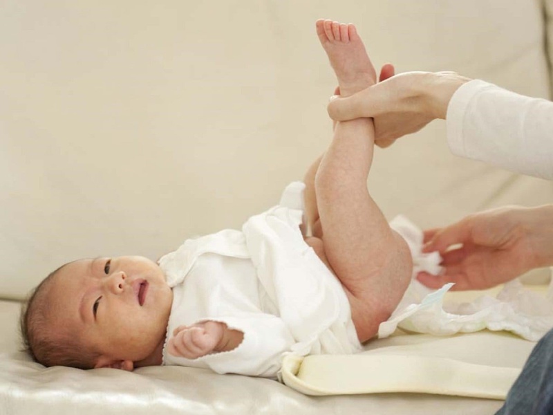 Trẻ sơ sinh đi ngoài mấy lần một ngày là bình thường?1