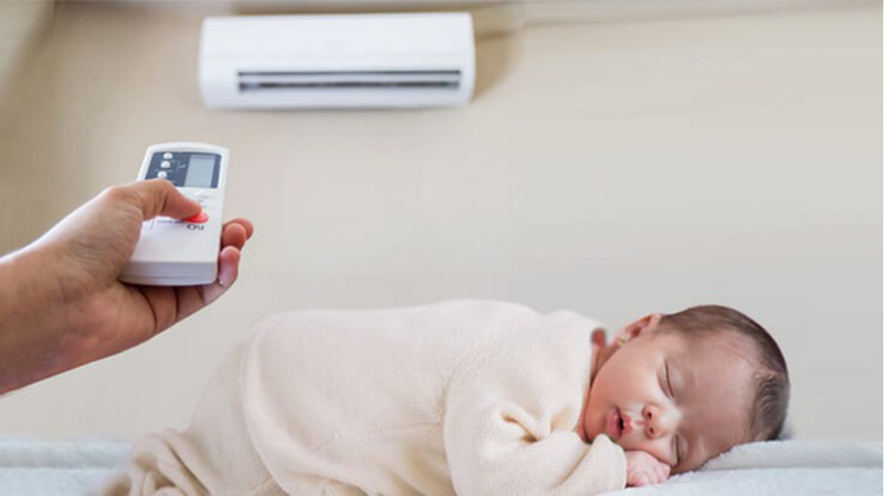 Trẻ sơ sinh nằm quạt hay máy lạnh tốt hơn? 2