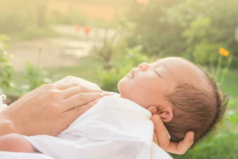 Trẻ sơ sinh phơi nắng đến mấy tháng thì tốt?-2