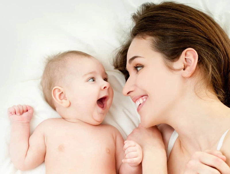 Làm sao để bé uống kháng sinh không bị nôn?