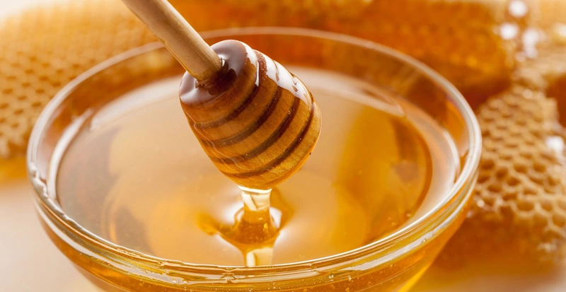 Có nên trị đau mắt đỏ bằng mật ong 1