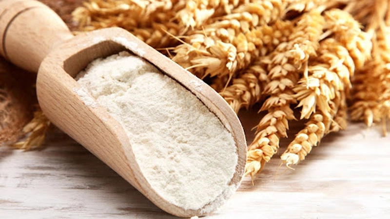 Trị mụn lưng bằng dung dịch vệ sinh không được khuyến khích so với bột yến mạch