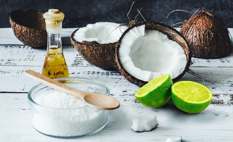 Trị viêm nang lông vùng kín bằng dầu dừa3