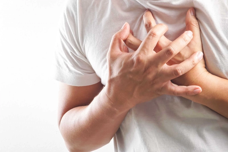 Đổ mồ hôi lạnh có thể là dấu hiệu ban đầu của cơn đau tim