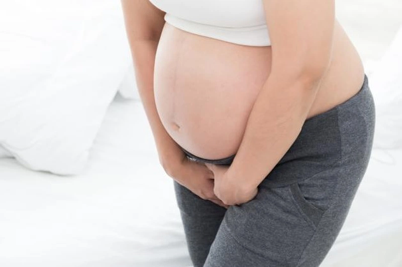 Cơn đau chuyển dạ xảy ra khi thai phụ cảm thấy đau bụng từ vị trí của tử cung