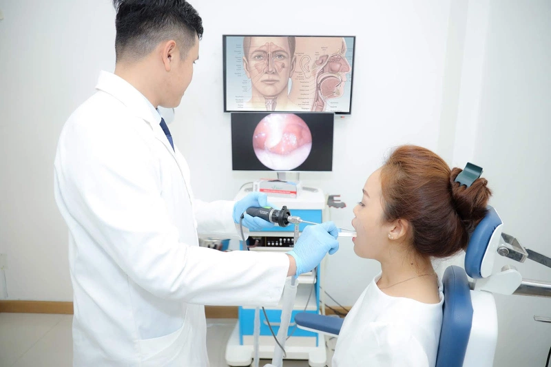 Tự kiểm tra ung thư vòm họng, dấu hiệu nhận biết sớm 3