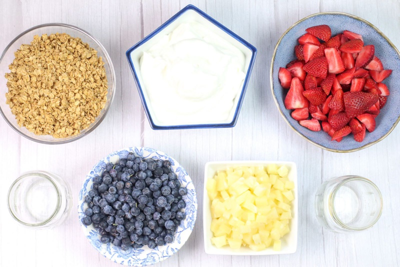 Tự tay làm bữa nhẹ ngon tuyệt với sữa chua hy lạp mix trái cây chuẩn healthy 1