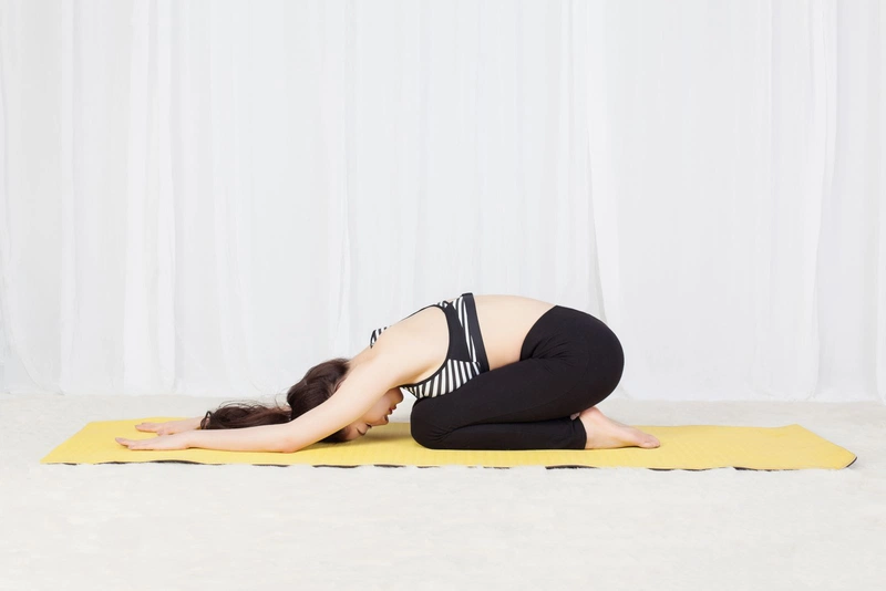 yoga giảm đau bụng kinh 4