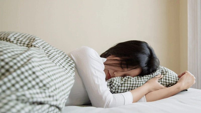 Tư thế ngủ buổi tối giúp bạn khỏe dáng, đẹp da khi thức dậy 2