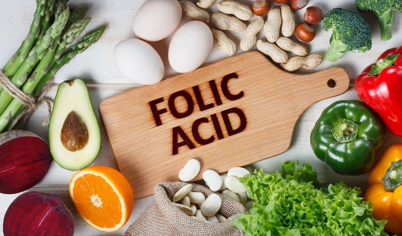 Bổ sung đủ canxi, sắt, axit folic là cách khắc phục túi ối nhỏ hơn tuổi thai