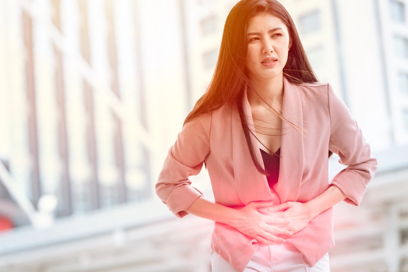 u nang buồng trứng gây đau bụng 2