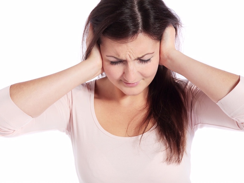 Ù tai giật giật là bệnh lý gì? Top những nguyên nhân gây ù tai thường gặp 3