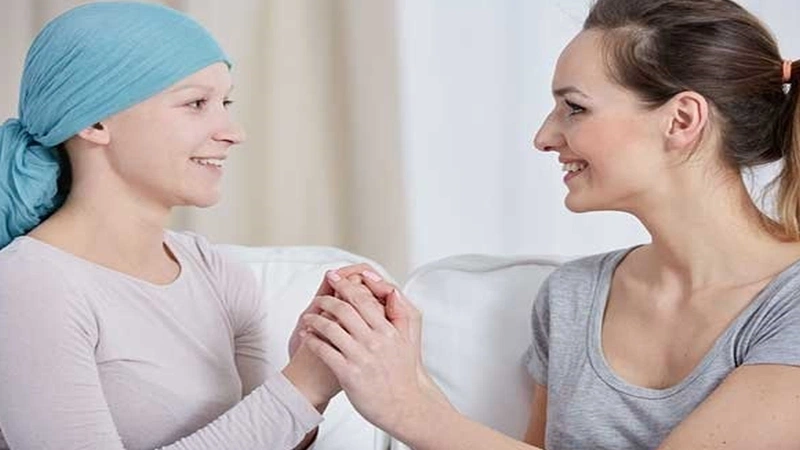 Bạn bè nên thăm hỏi bệnh nhân ung thư trong quá trình điều trị