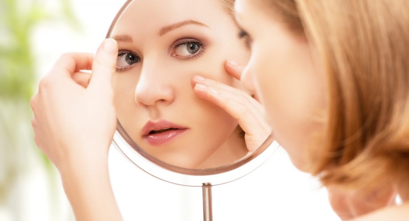 Uống ngay 4 loại trà này mỗi ngày để giảm mụn trứng cá 1