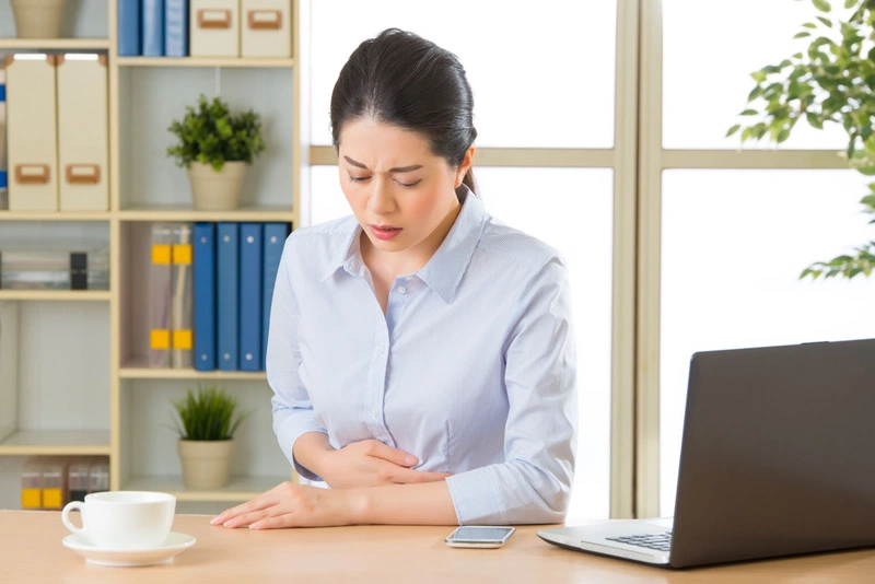 Một số người bị dạ dày không nên dùng nước lá ổi để giảm cân, nó sẽ kích thích dạ dày
