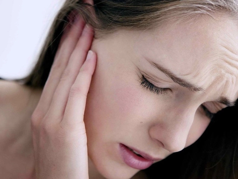 Vành tai bị ngứa chảy nước vàng là do đâu và khắc phục như thế nào? 2