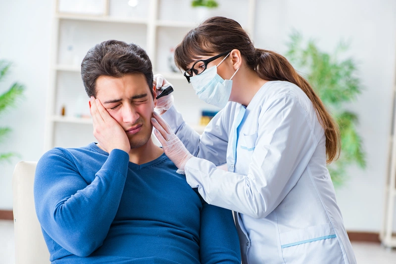 Vành tai bị ngứa chảy nước vàng là do đâu và khắc phục như thế nào? 3