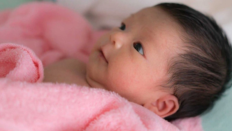 Có nên vẽ lông mày bằng lá trầu cho trẻ sơ sinh không?-3