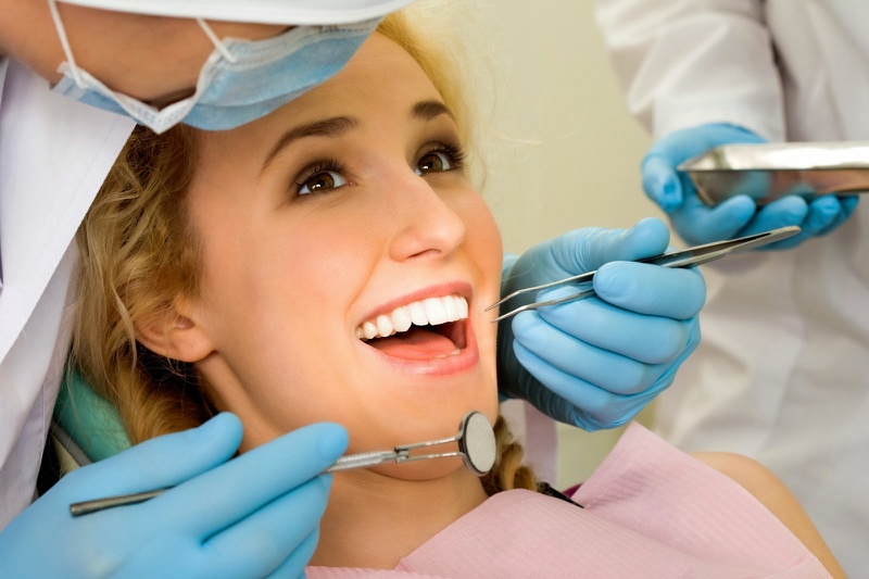 Vệ sinh răng miệng sau khi phun môi cần chú ý gì? 3