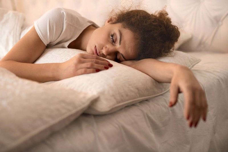 Vì sao bạn nên ngủ mà không dùng gối kê đầu? 3