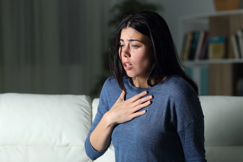 Vì sao thoái hóa đốt sống cổ gây khó thở