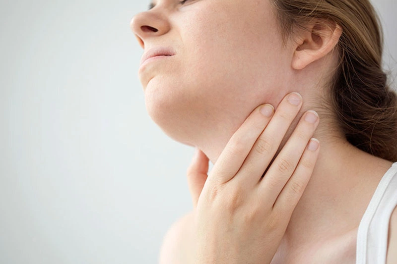 Viêm họng hạt ở lưỡi là một dạng của viêm họng mãn tính-1