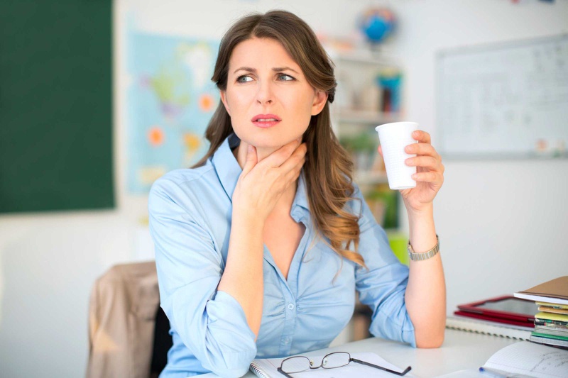 Nguyên nhân và triệu chứng của viêm họng xung huyết