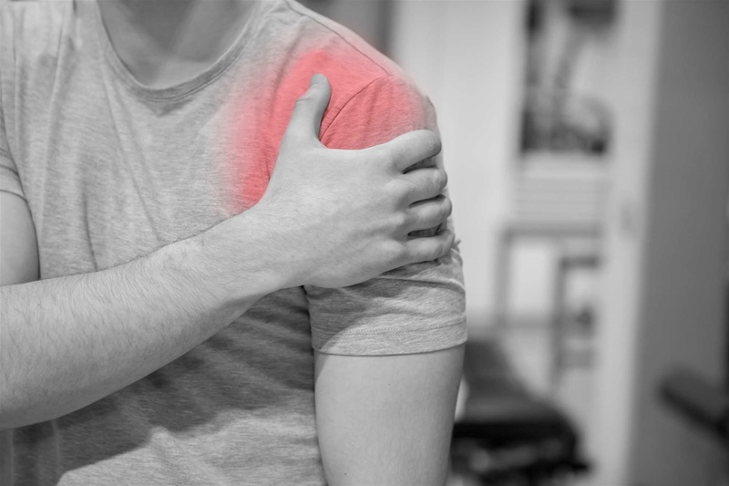 Viêm khớp bả vai phải: Nguyên nhân, triệu chứng và cách điều trị