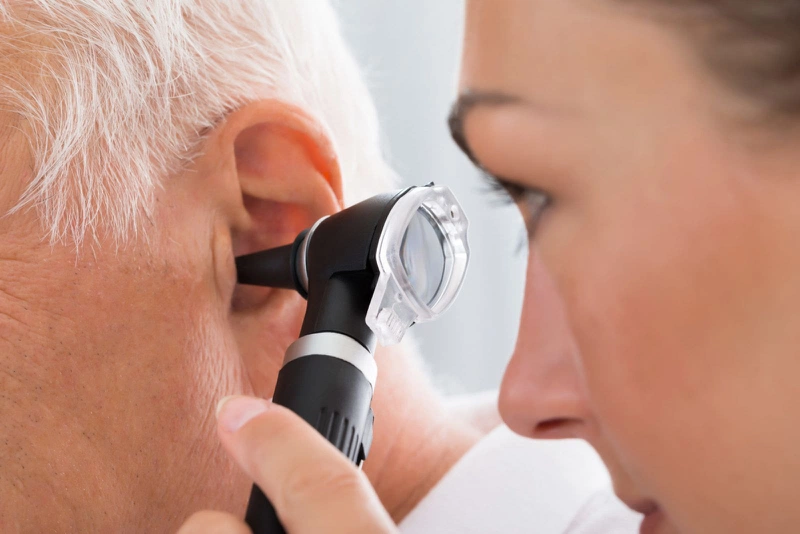 Viêm tai giữa mạn tính có cholesteatoma là gì? Triệu chứng và cách điều trị1