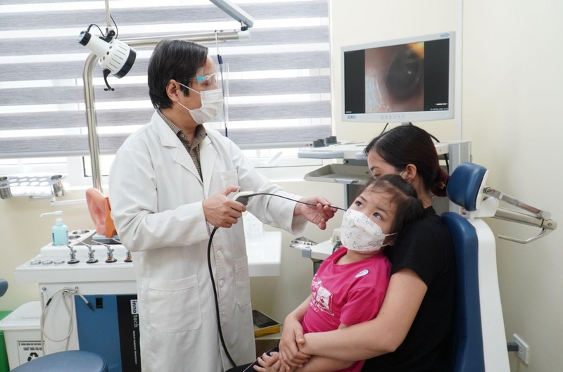 Viêm tai giữa mạn tính thủng nhĩ có nguy hiểm không? 4