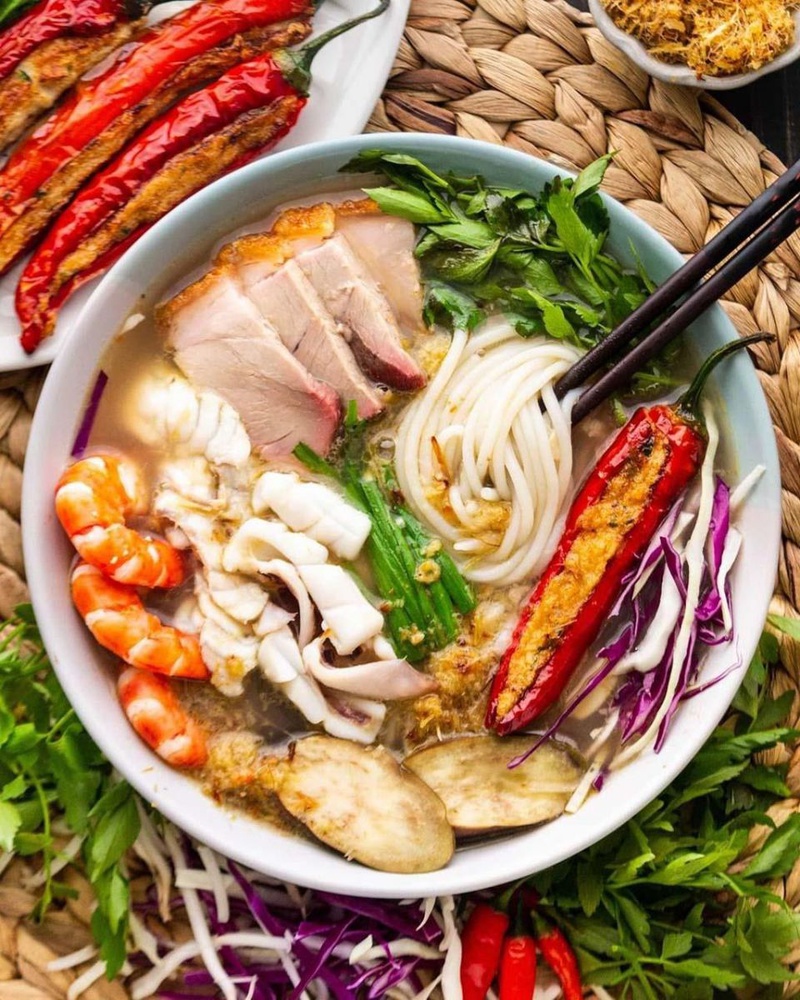 xăm môi ăn bún mắm được không 2