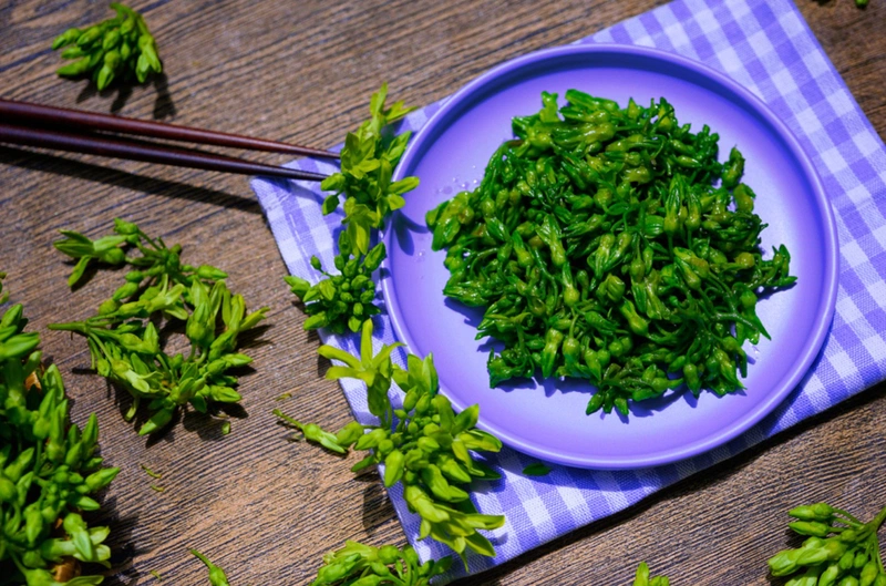 Xăm môi có được ăn canh cua không? 4