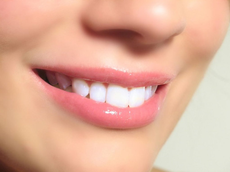 xăm môi có uống nước đá được không 4