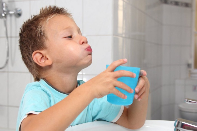 Mách mẹ làm thế nào để xử lý khi trẻ bị viêm họng 3